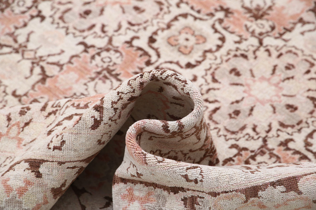 Hand Knotted Serenity Wool Rug 7' 10" x 7' 10" - No. AT67518