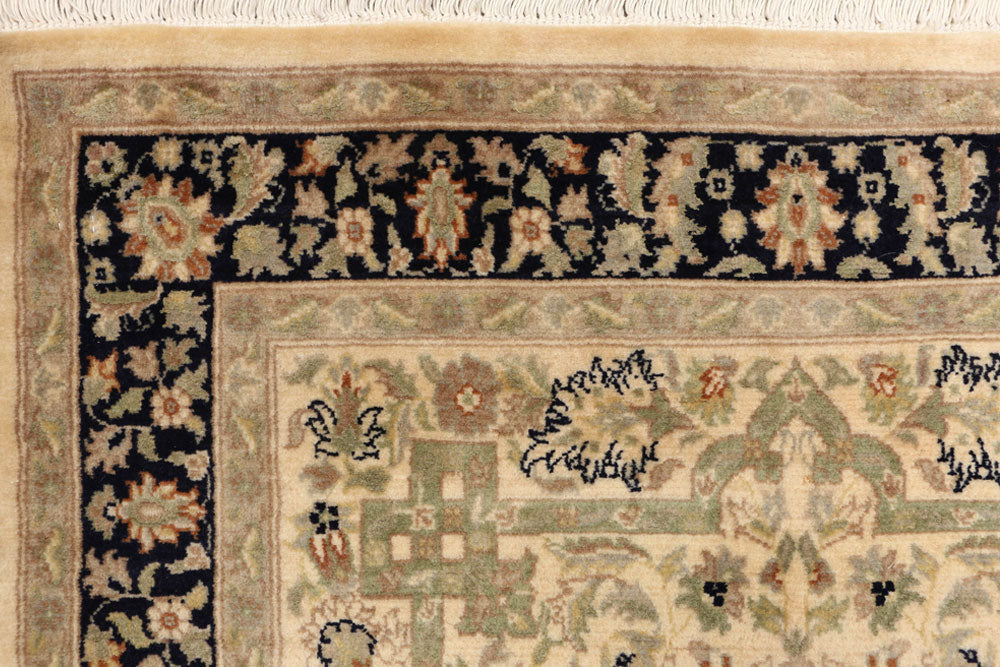 Cornsilk Isfahan 3' x 5' 4 - No. 52304 - ALRUG Rug Store