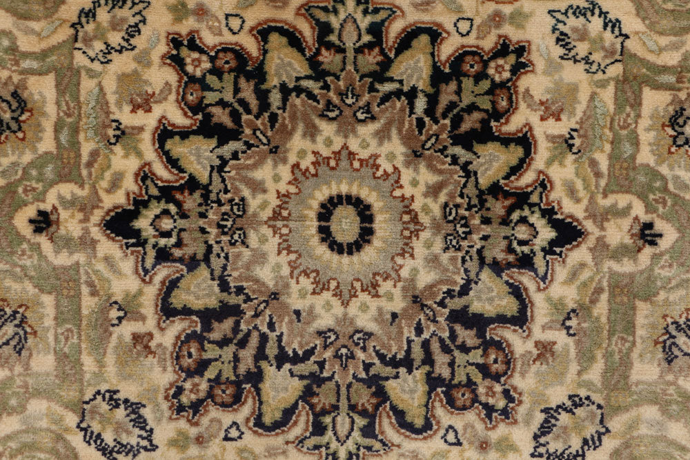 Cornsilk Isfahan 3' x 5' 4 - No. 52304 - ALRUG Rug Store