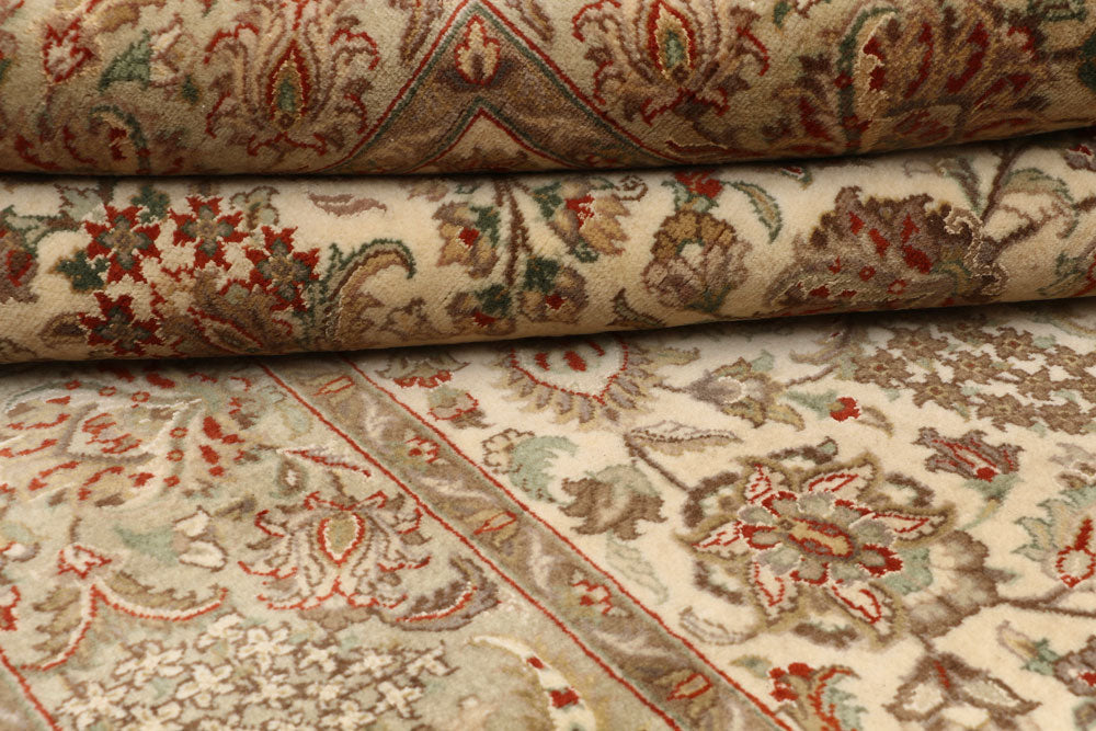 Blanched Almond Mahal 4' x 6' 1 - No. 52311 - ALRUG Rug Store