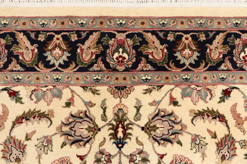 Cornsilk Mahal 4' x 6' 2 - No. 52319 - ALRUG Rug Store