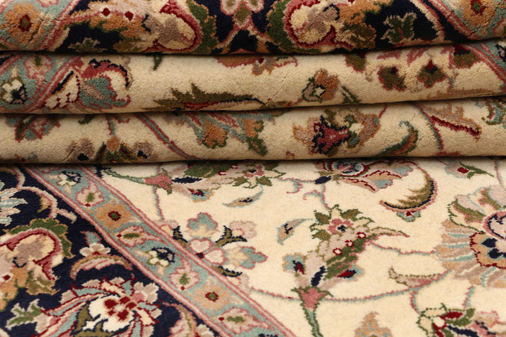 Cornsilk Mahal 4' x 6' 2 - No. 52319 - ALRUG Rug Store