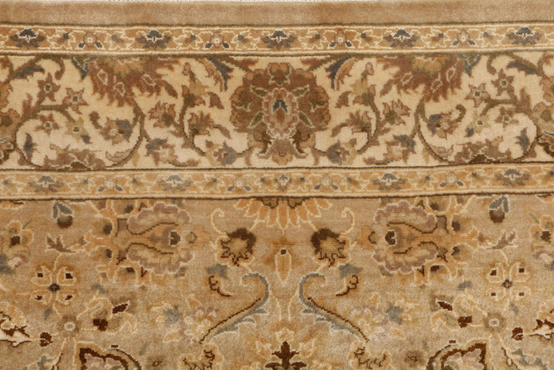 White Mahal Rug 4' 1" x 5' 11" Hand-Knotted view
