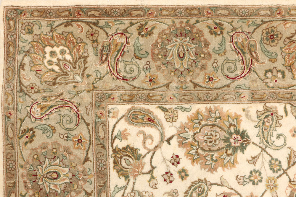 Blanched Almond Mahal 4' 6 x 7' 1 - No. 52347 - ALRUG Rug Store