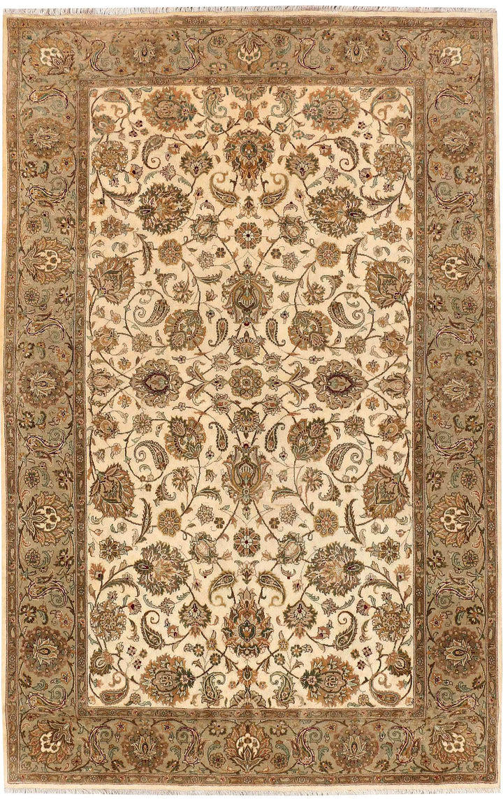 Blanched Almond Mahal 4' 6 x 7' 1 - No. 52347 - ALRUG Rug Store