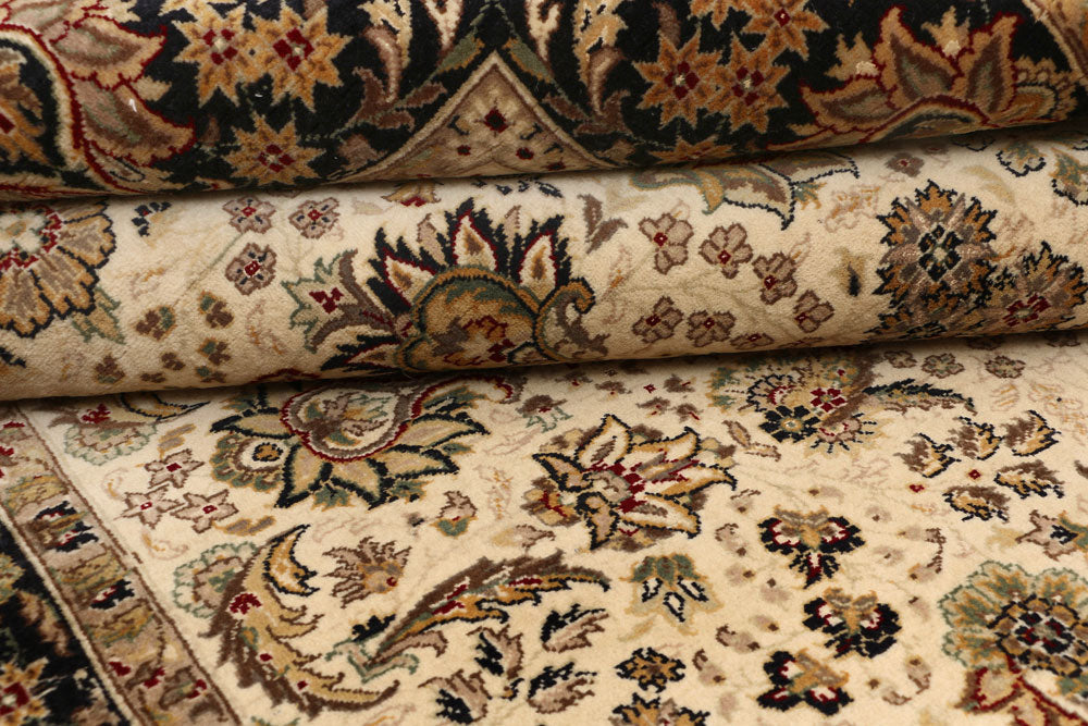 Cornsilk Mahal 4' 7 x 7' 3 - No. 52351 - ALRUG Rug Store