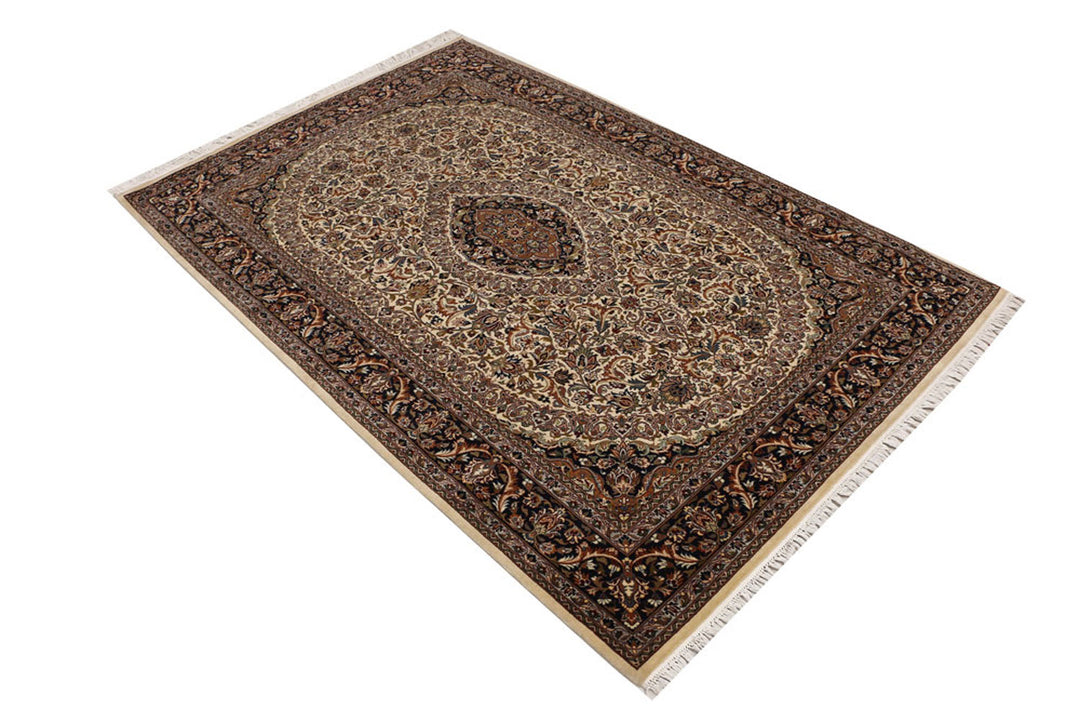 Cornsilk Isfahan 4' 1 x 6' 2 - No. 52357