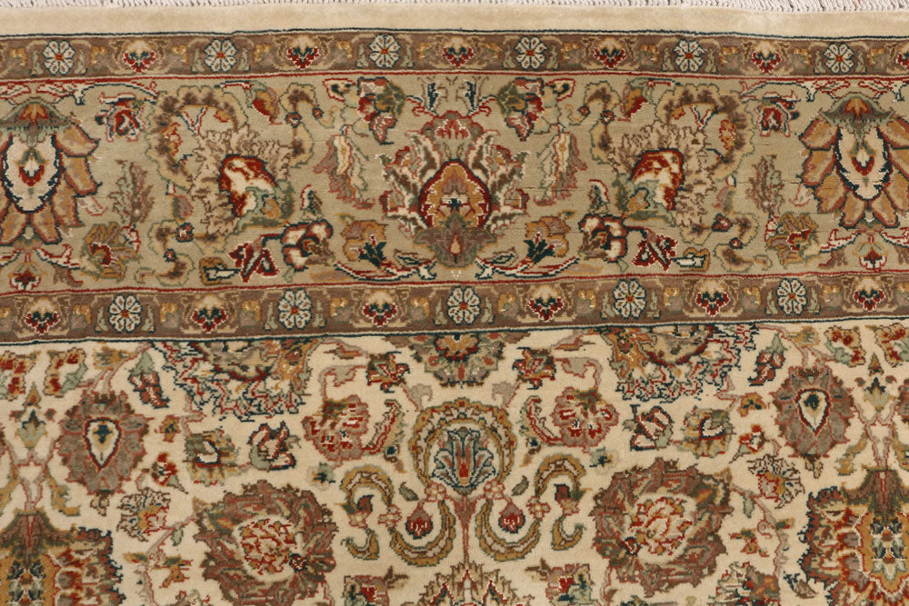 Blanched Almond Mahal 6' 1 x 8' 6 - No. 52422 - ALRUG Rug Store
