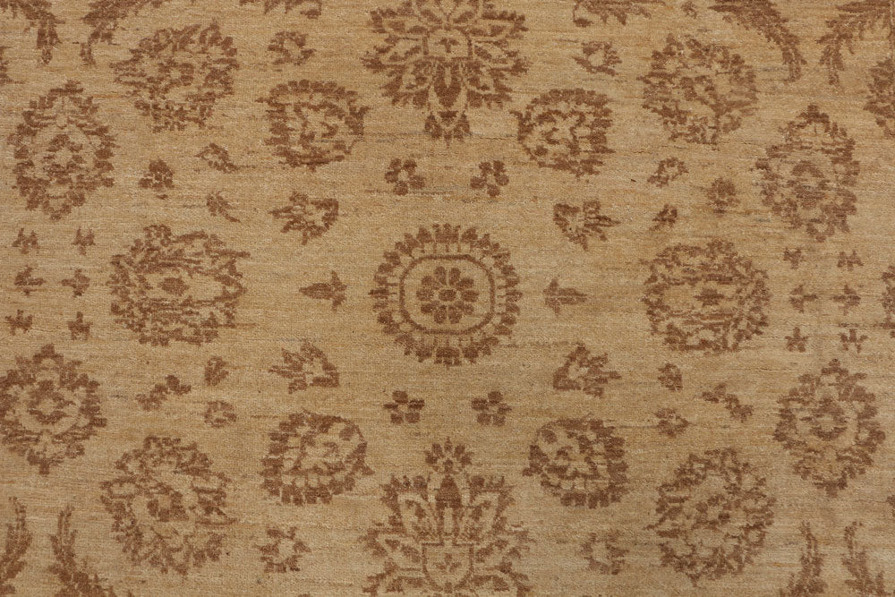 Navajo White Ziegler 5' 7 x 8' 2 - No. 52433 - ALRUG Rug Store