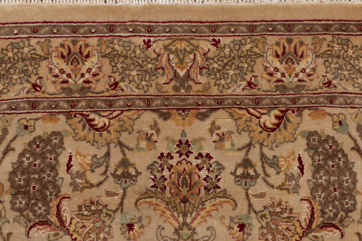 Blanched Almond Mahal 2' 6 x 12' 8 - No. 52485 - ALRUG Rug Store