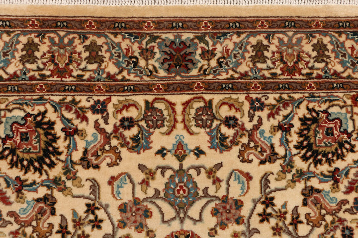 Blanched Almond Mahal 2' 7 x 10' 2 - No. 52489 - ALRUG Rug Store
