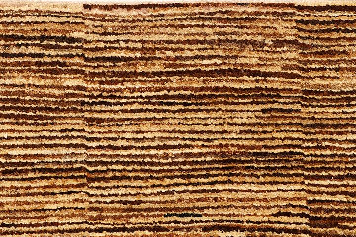 Navajo White Gabbeh 2' 6 x 10' 11 - No. 55790 - ALRUG Rug Store