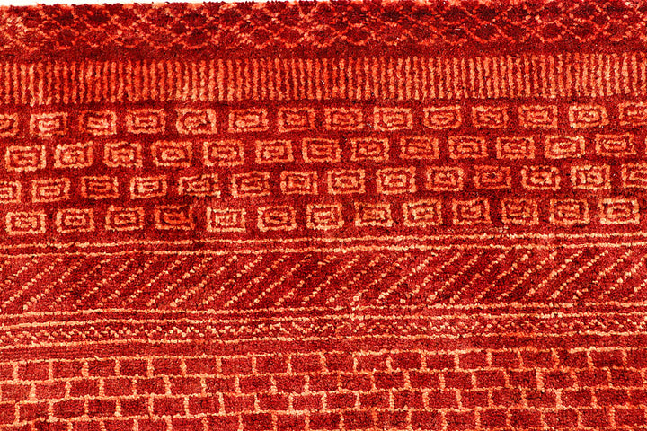 Firebrick Gabbeh 5' 6 x 8' 7 - No. 55923 - ALRUG Rug Store