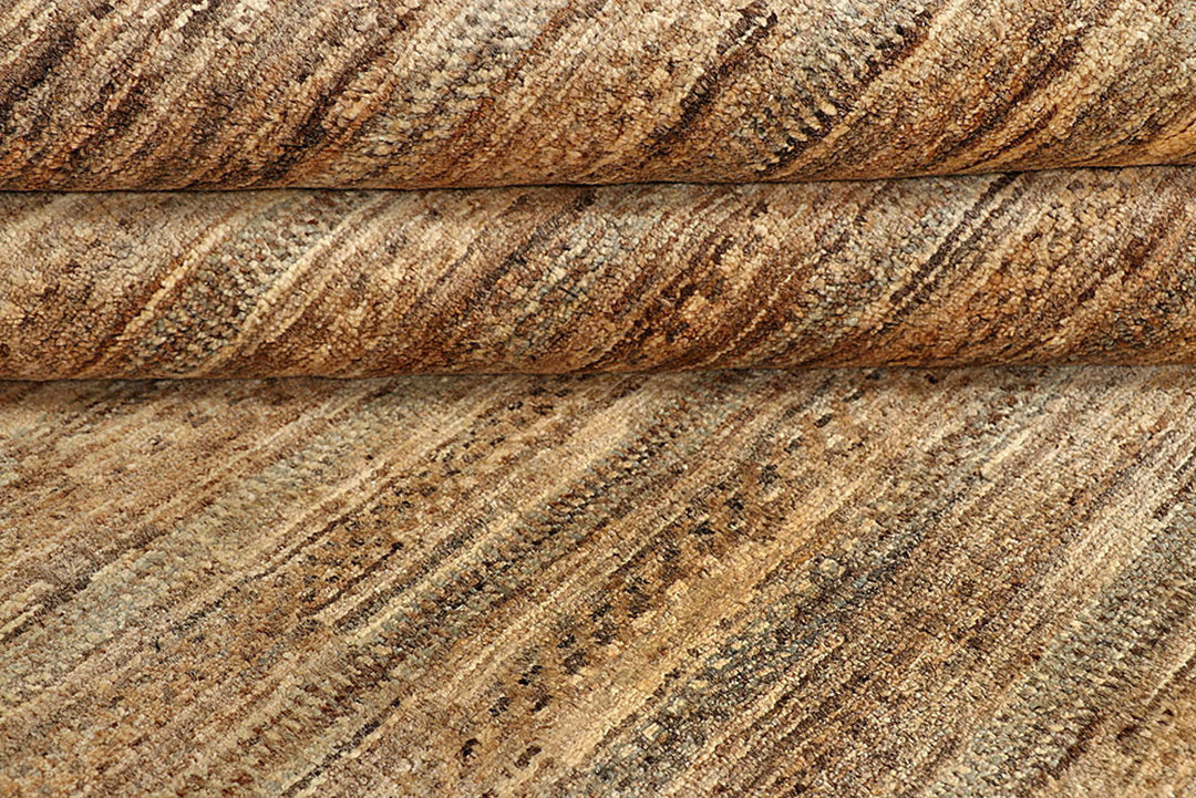 Burlywood Gabbeh 6'  1" x 9'  1" - No. QA32040