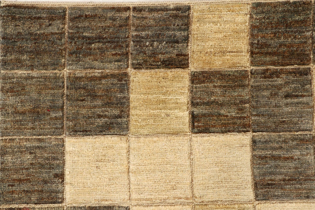Tan Gabbeh 4'  4" x 6'  1" - No. QA82806