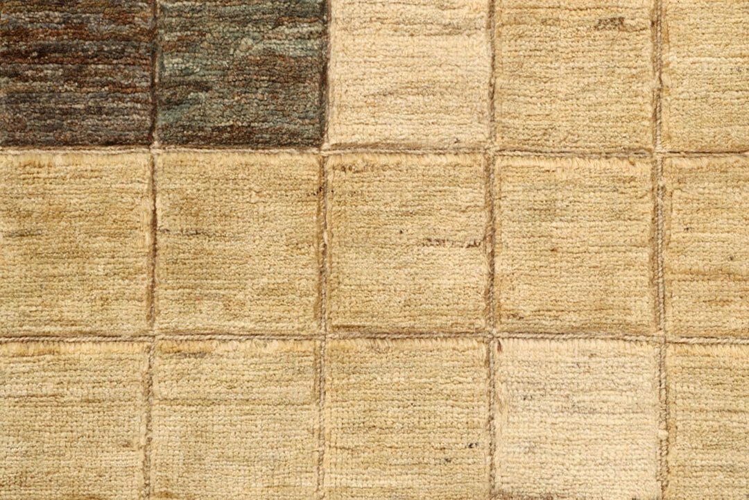 Tan Gabbeh 4'  4" x 6'  1" - No. QA82806