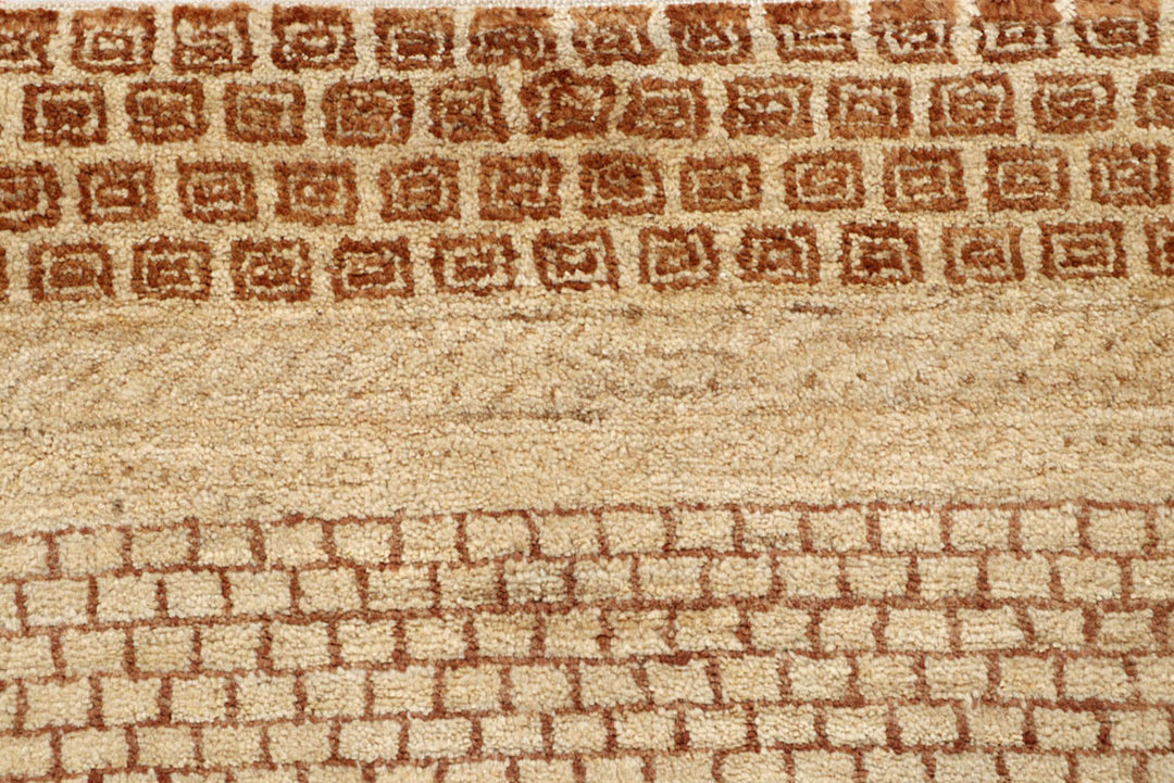 Tan Gabbeh 2'  7" x 4'  9" - No. QA32311