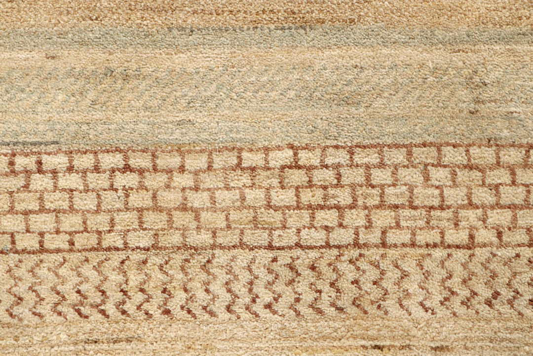 Tan Gabbeh 2'  7" x 4'  9" - No. QA32311