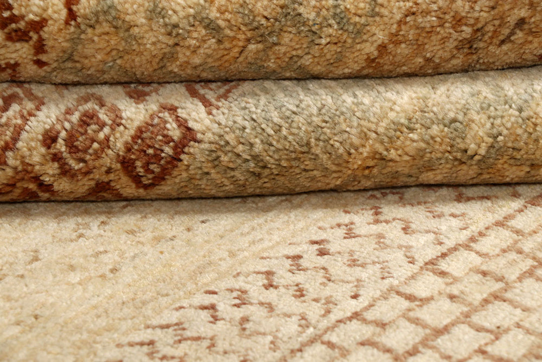 Tan Gabbeh 2'  7" x 4'  9" - No. QA32311