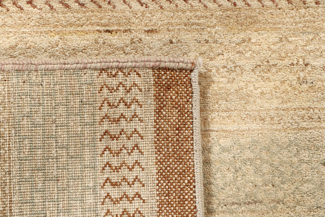 Tan Gabbeh 2'  7" x 4'  9" - No. QA32311