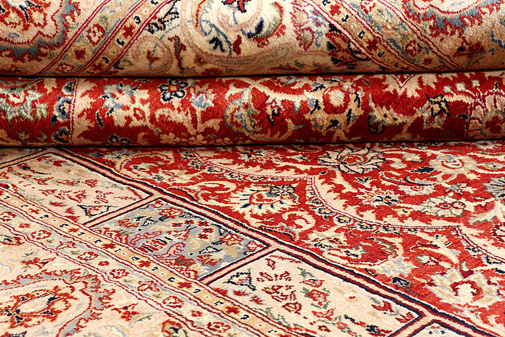 Orange Red Isfahan 5' 6 x 8' 1 - No. 56685 - ALRUG Rug Store