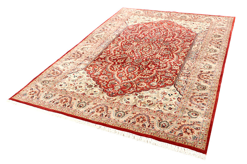 Orange Red Isfahan 5' 6 x 8' 1 - No. 56685 - ALRUG Rug Store