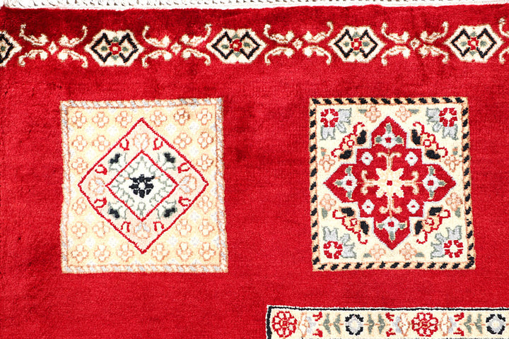 Firebrick Bakhtiar 5' 6 x 7' 11 - No. 56686 - ALRUG Rug Store