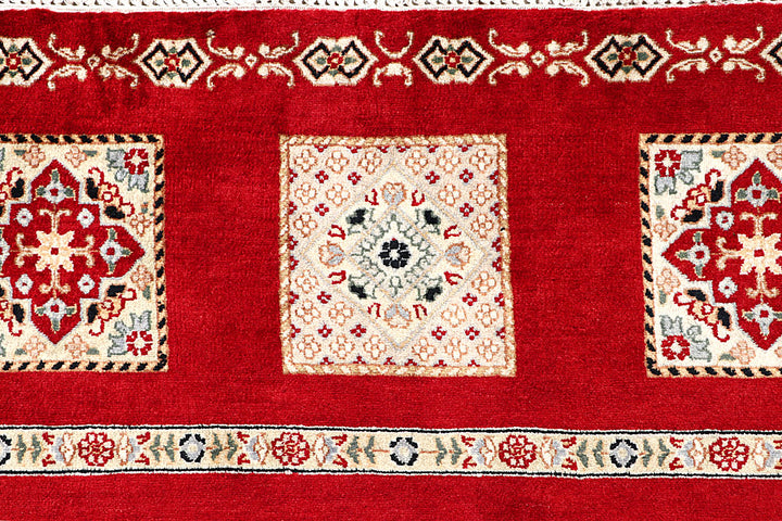 Firebrick Bakhtiar 5' 6 x 7' 11 - No. 56686 - ALRUG Rug Store