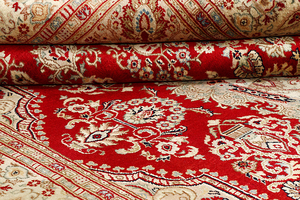 Firebrick Isfahan 5' 7 x 8' 7 - No. 56698 - ALRUG Rug Store