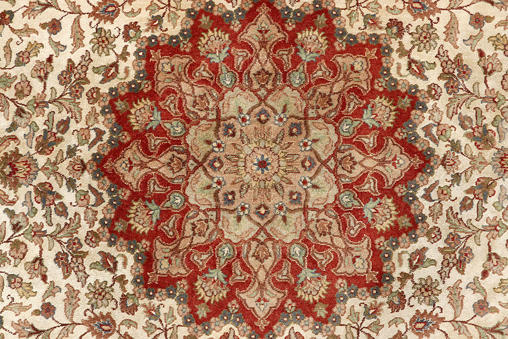 Cornsilk Kashan 6' 8 x 9' 11 - No. 56699 - ALRUG Rug Store