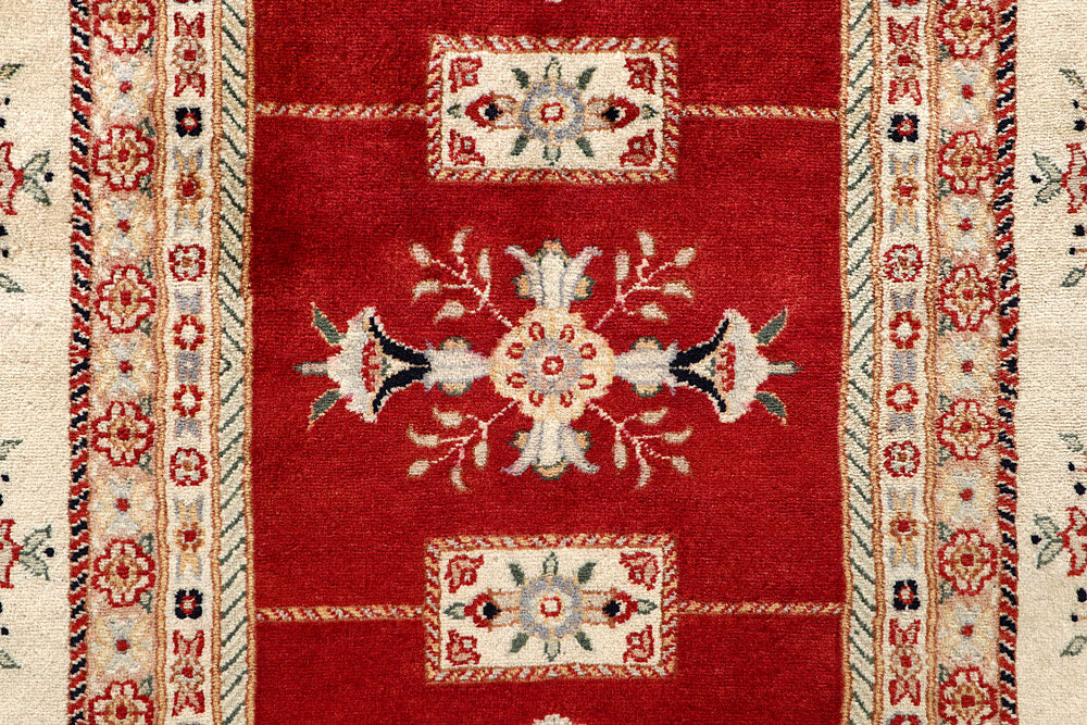 Firebrick Bakhtiar 5' 6 x 7' 10 - No. 56716 - ALRUG Rug Store