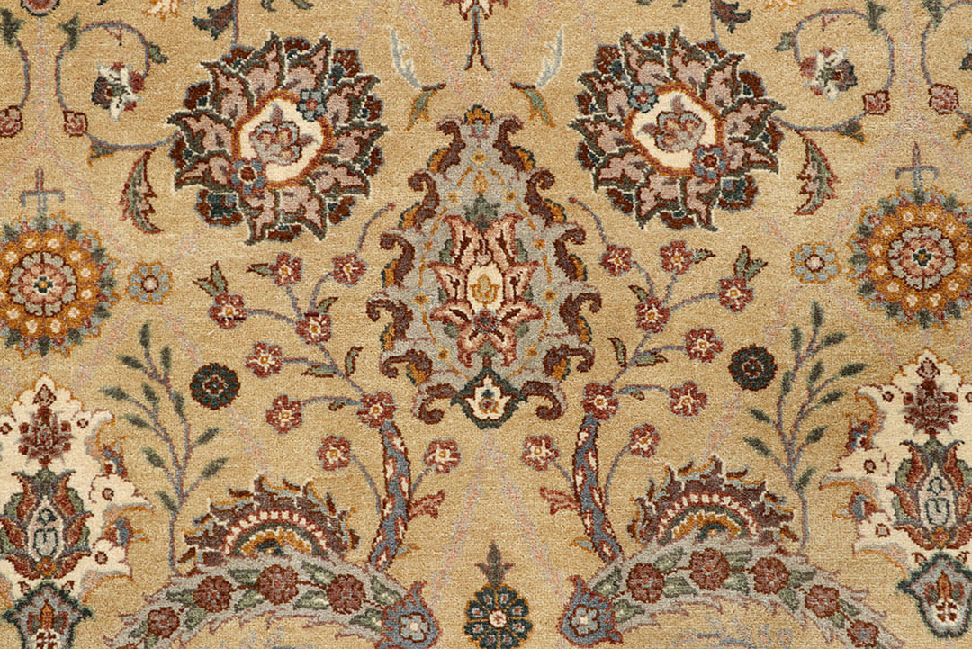 Navajo White Mahal 5'  1" x 8' " - No. QA79585