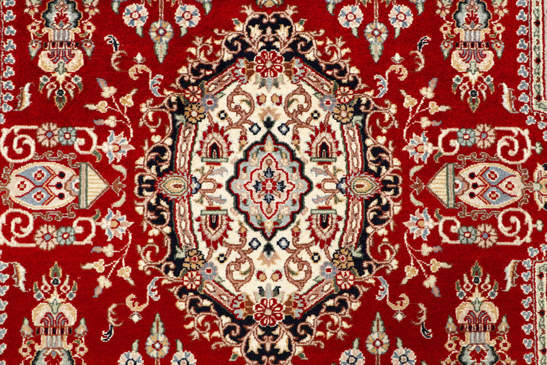 Firebrick Isfahan 4' 6 x 6' 9 - No. 56738