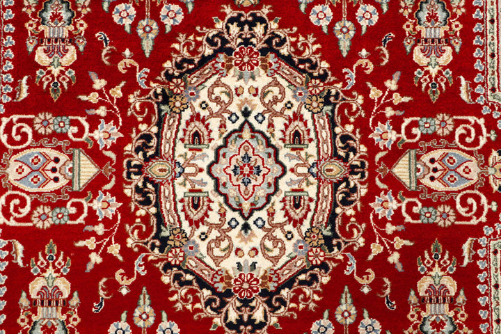 Firebrick Isfahan 4' 6 x 6' 9 - No. 56738