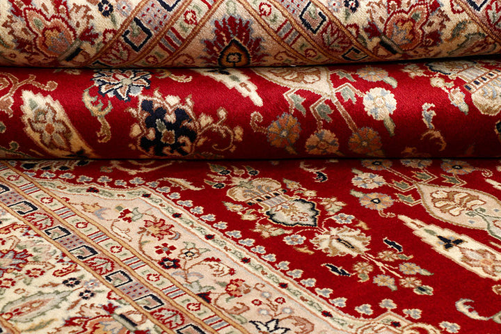 Firebrick Isfahan 4' 6 x 6' 8 - No. 56746