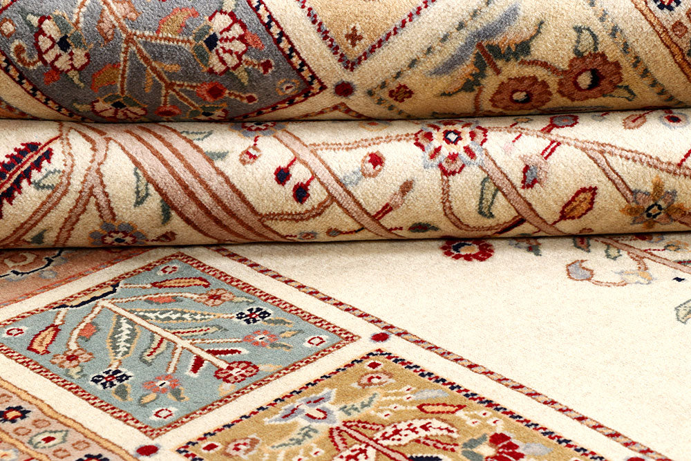 Cornsilk Bakhtiar 4' 7 x 7' - No. 56750 - ALRUG Rug Store