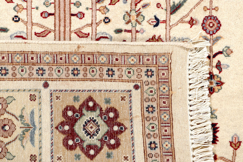 Cornsilk Bakhtiar 4' 7 x 7' - No. 56750 - ALRUG Rug Store