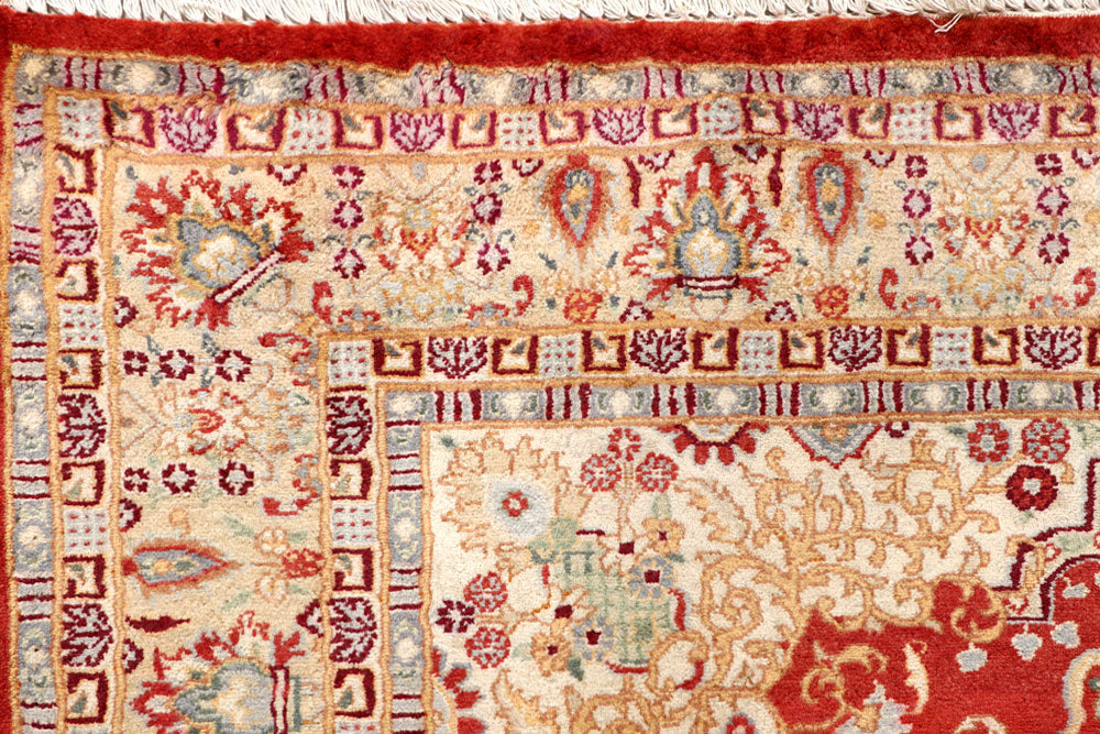 Tomato Isfahan 4' 6 x 6' 6 - No. 56757 - ALRUG Rug Store