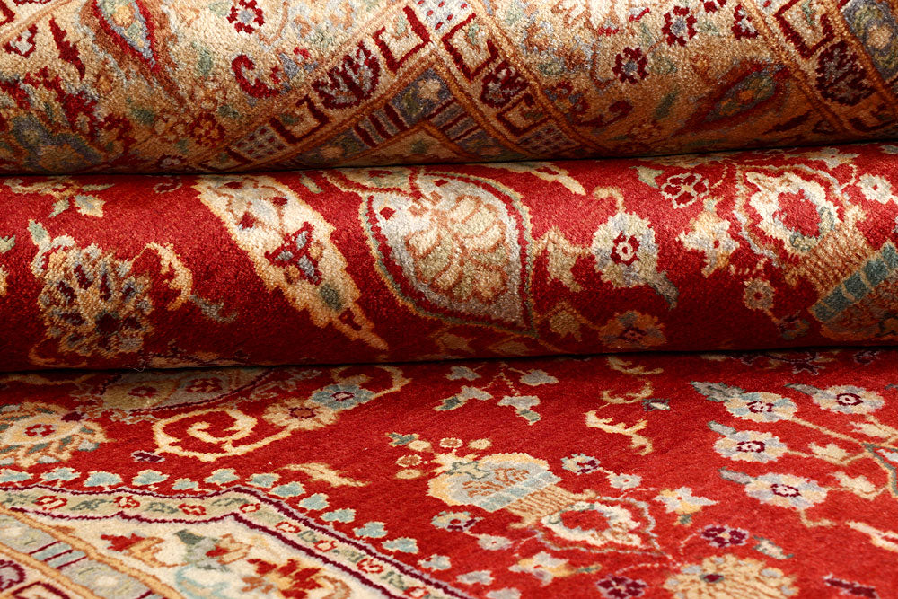 Tomato Isfahan 4' 6 x 6' 6 - No. 56757 - ALRUG Rug Store