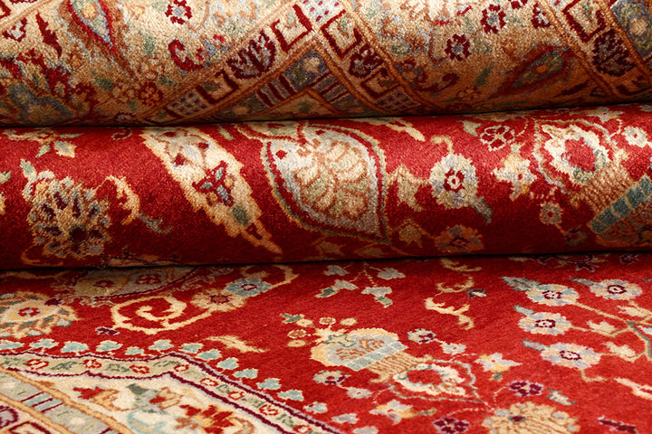 Tomato Isfahan 4' 6 x 6' 6 - No. 56757 - ALRUG Rug Store