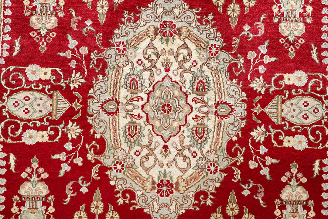 Firebrick Isfahan 4' 7 x 6' 7 - No. 56774