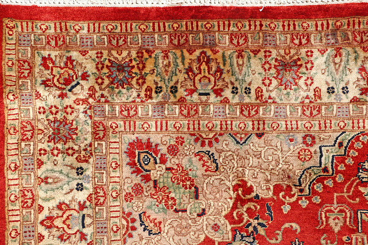 Firebrick Isfahan 4' 6 x 6' 6 - No. 56776 - ALRUG Rug Store