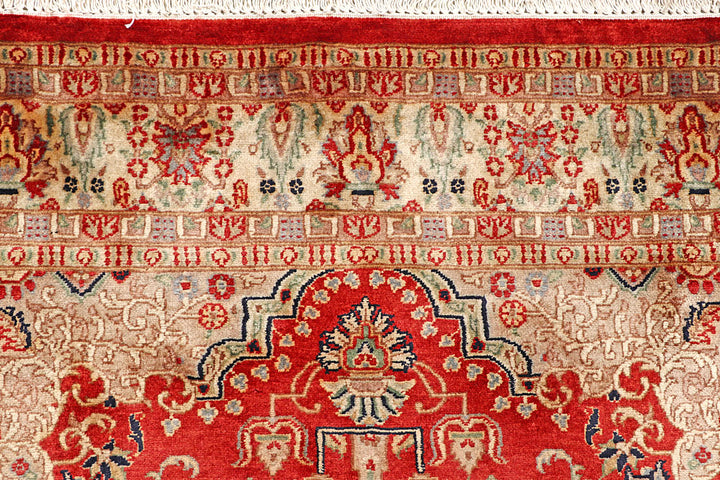 Firebrick Isfahan 4' 6 x 6' 6 - No. 56776 - ALRUG Rug Store