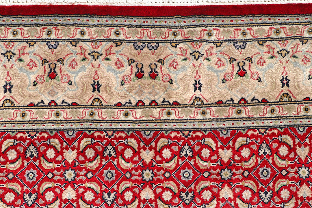 Maroon Mahal 4'  6" x 6'  8" - No. QA57424