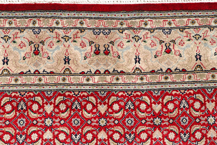 Maroon Mahal 4'  6" x 6'  8" - No. QA57424