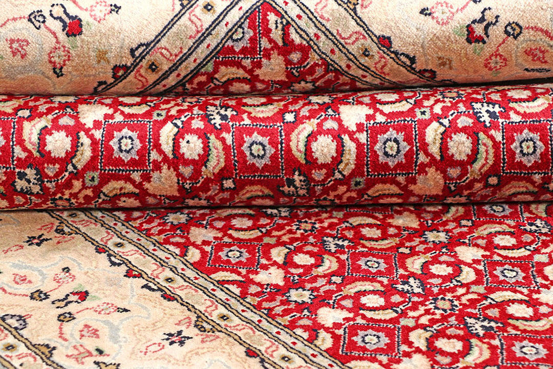 Maroon Mahal 4'  6" x 6'  8" - No. QA57424