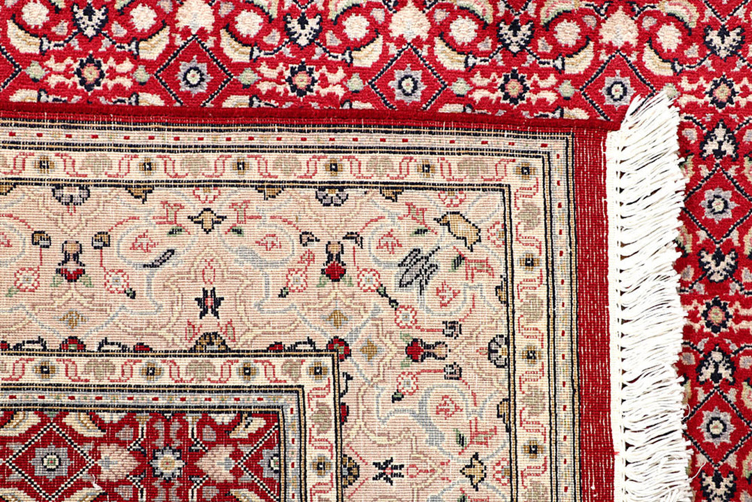 Maroon Mahal 4'  6" x 6'  8" - No. QA57424