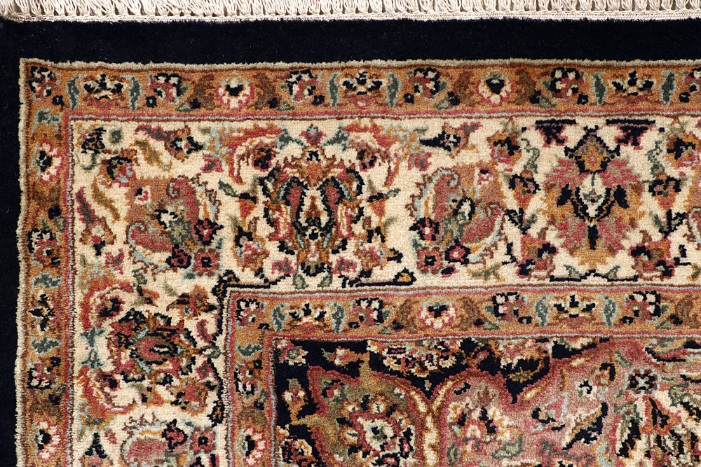 Black Isfahan 4' 5 x 7' 2 - No. 56785 - ALRUG Rug Store