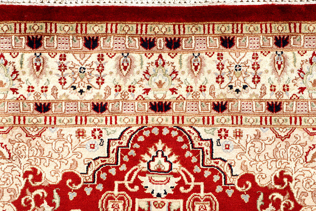 Firebrick Isfahan 4' 5 x 6' 8 - No. 56807