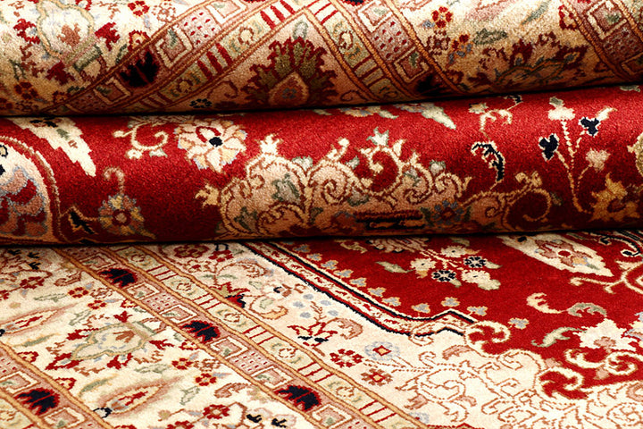 Firebrick Isfahan 4' 5 x 6' 8 - No. 56807